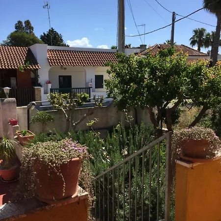 Sole Luna E Girasoli Alojamento de Acomodação e Pequeno-almoço 3*